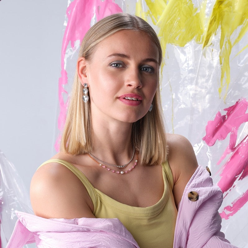 ACTOR52 ørestikker med hjerter i rhodineret sølv fra Nordahl Jewellery