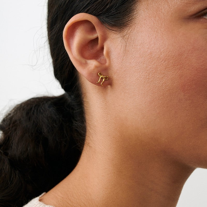 Bow ørestikker i sølv fra Pernille Corydon