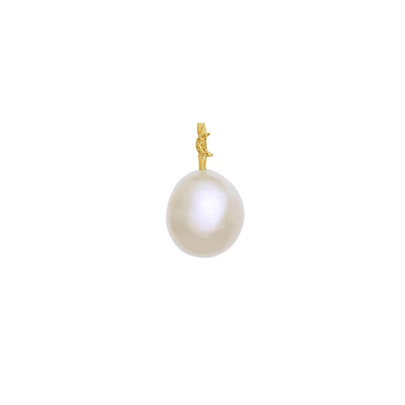 Maanesten Freshwater Pearl vedhæng fra Spirit-kollektionen i 18 karat forgyldt sølv med naturlig ferskvandsperle.