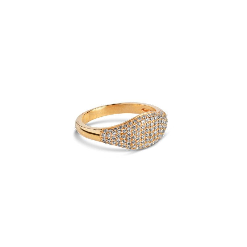 Enamel Copenhagen Sparkling Mary ring i 18 karat forgyldt sølv med pavéfattede klare zirkonia.
