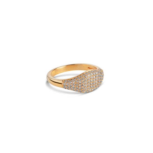 Sparkling Mary ring i 18 karat forgyldt sølv med klare zirkonia fra Enamel Copenhagen.