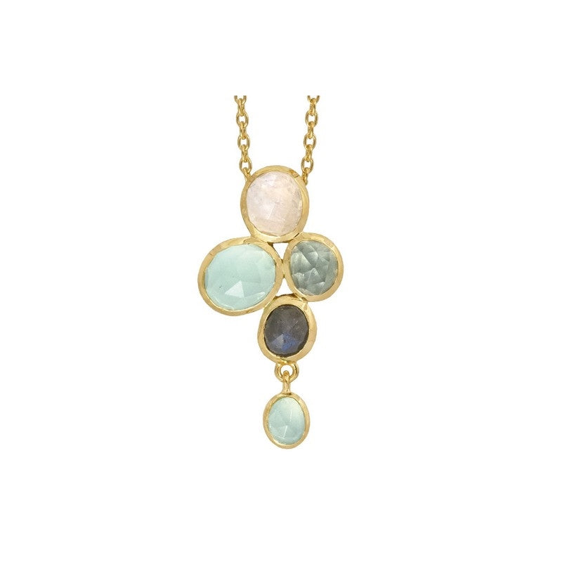 Ocean Crush halskæde fra Rabinovich i forgyldt sølv med grøn calcedon, aqua blå kvarts, labradorit, rainbow månesten og calcedon natursten.