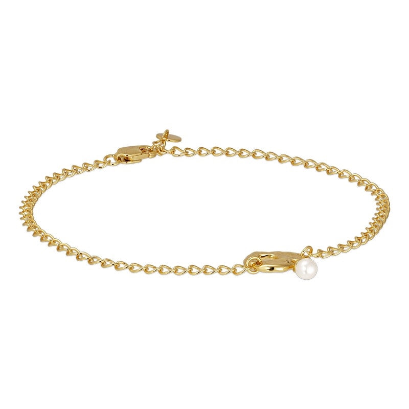 Space armbånd i 18 karat forgyldt sølv med hvid perle fra Jane Kønig