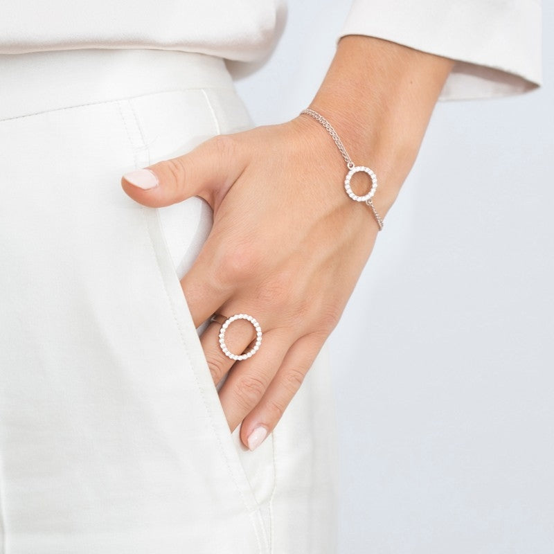 Biella Grande armbånd i rhodineret sølv med klare zirkoner fra Sif Jakobs