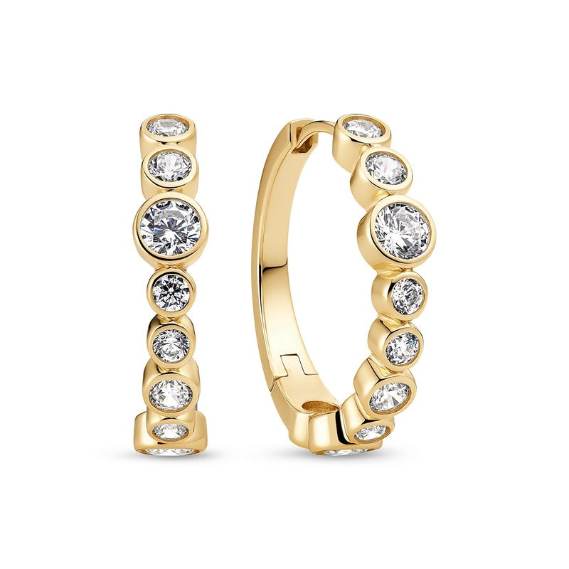Sif Jakobs Jewellery Sardinien Creolo creoler i 18 karat forgyldt 925 sterlingsølv med hvide zirkonia, 23 mm diameter.