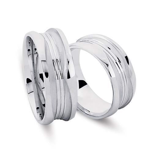 Elegant Nuran vielsesringe i rhodineret sølv med langsgående mønster