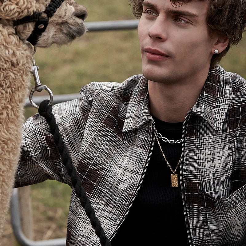 Son of Noa herrehalskæde i IP Gold stål med hamret vedhæng 55+5 cm