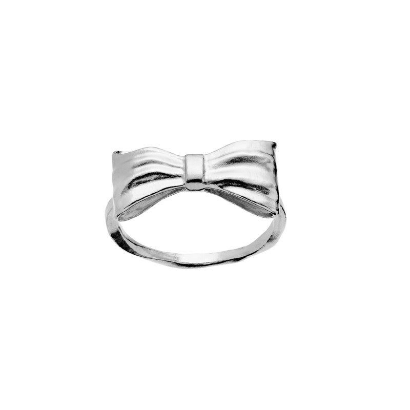 Satin ring i genanvendt 925 sterlingsølv med sløjfe fra Maanesten.