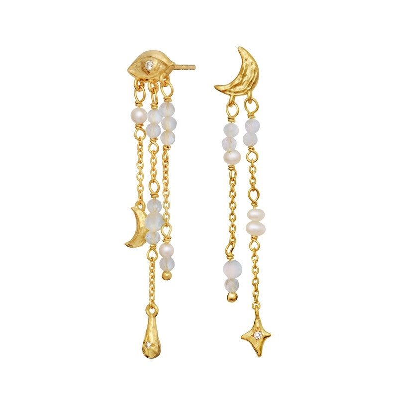 Sonata øreringe i forgyldt sølv med perler og regnbue-månesten fra Maanesten (48 mm)