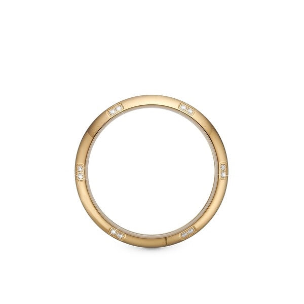 Topring i forgyldt stål med 12 klare Swarovski krystaller 32 mm fra Christina Jewelry & Watches.