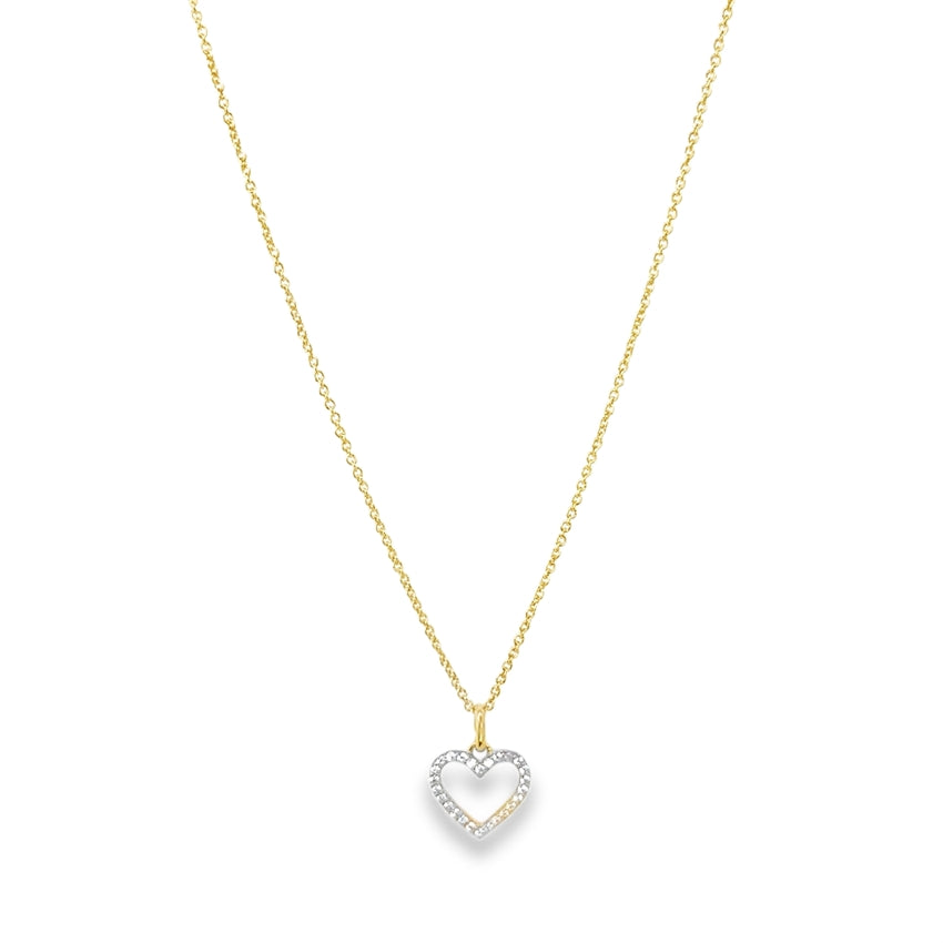 Hjertevedhæng i 8 karat guld med zirkonia og forgyldt sølvkæde 45 cm fra Smykkecenter – hjertevedhæng med funklende sten og tynd ankerkæde.