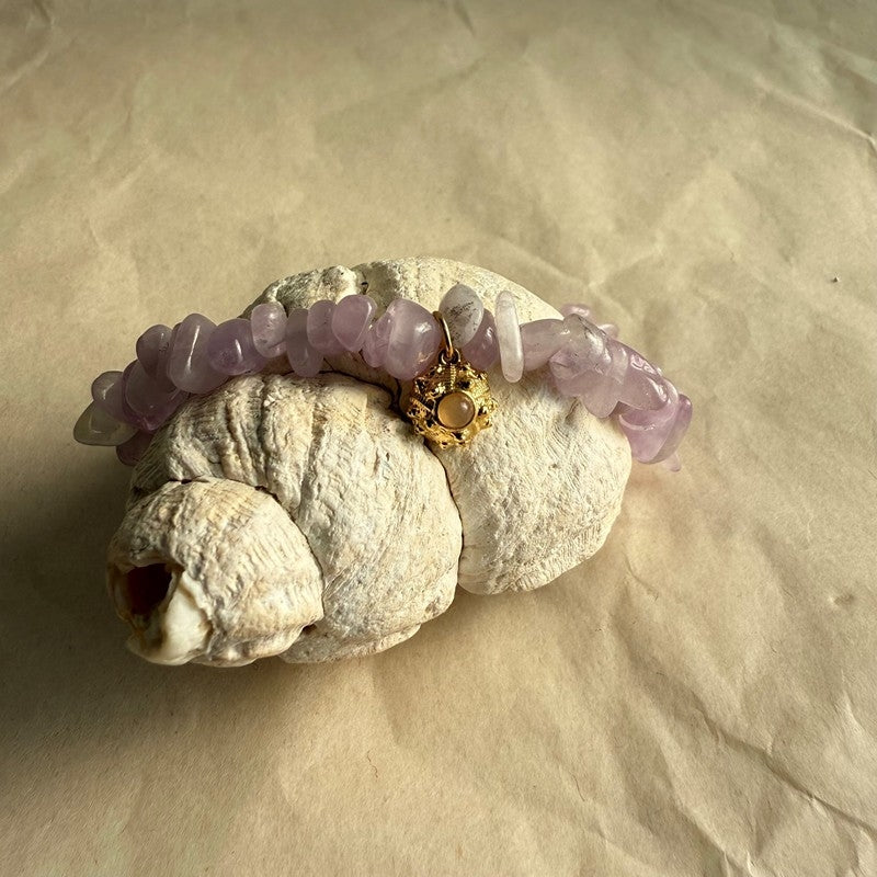 Urchin Elegance armbånd fra Studio Z i 14 karat forgyldt sølv med kunzit og zirkonia 17–19 cm