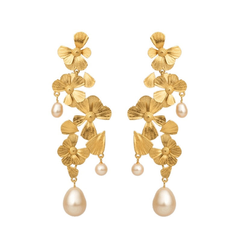 Wildflower Poetry øreringe i 18 karat forgyldt sølv med perler – House of Vincent
