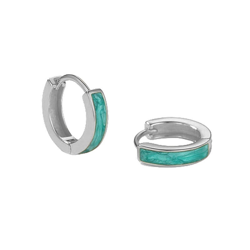 Heidi hoops i sølv med grøn emalje fra ByBirch