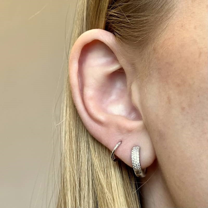 Bina creoler i sølv med zirkonia fra MerlePerle