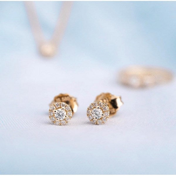 Nuran cordelia roset-ørestikker i 14 karat guld med 0,22 eller 0,42 ct diamanter