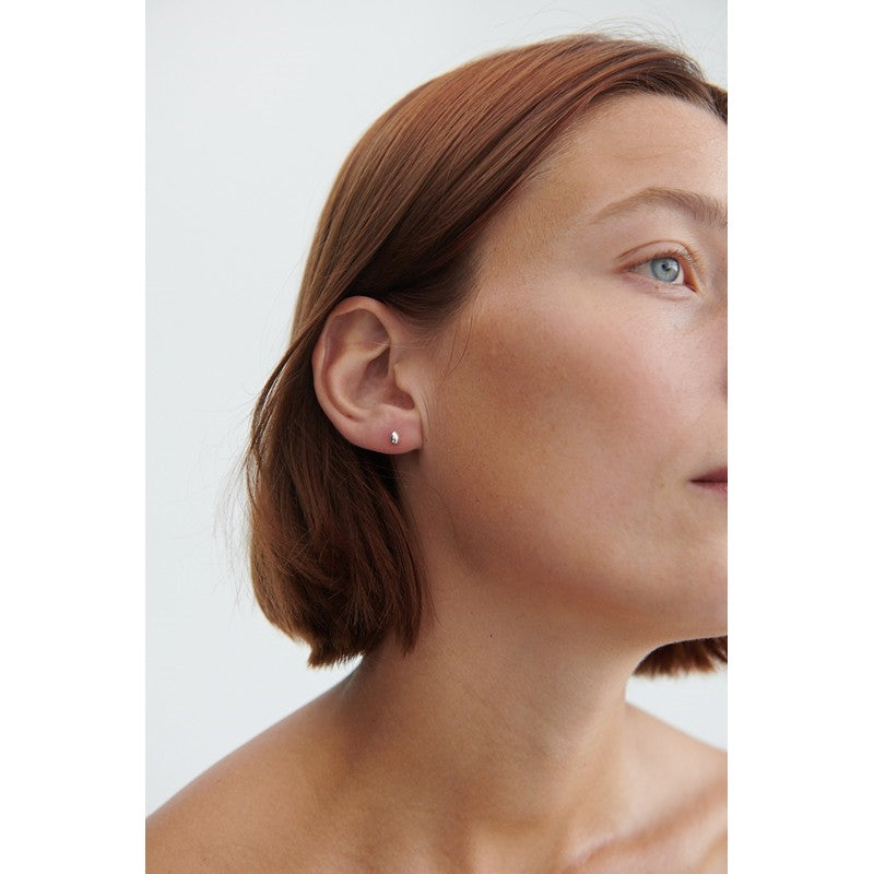 Driplet sølv ørestikker fra Pernille Corydon 4 mm