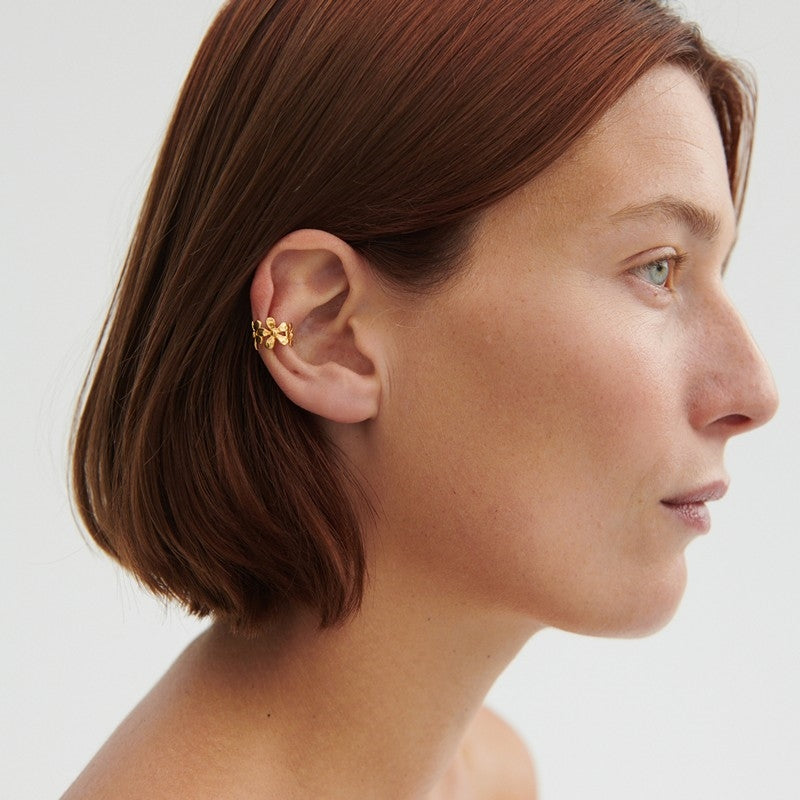 Wild Poppy ørecuff i forgyldt sølv fra Pernille Corydon