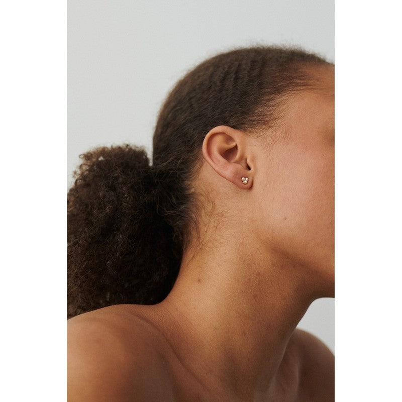 Bay ørestikker i forgyldt sølv med perler fra Pernille Corydon