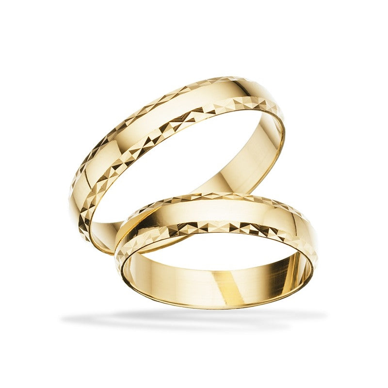 Smukke Scrouples H-serie vielsesringe i 8 eller 14 karat guld med blank overflade og rhombemønster, 4 mm.