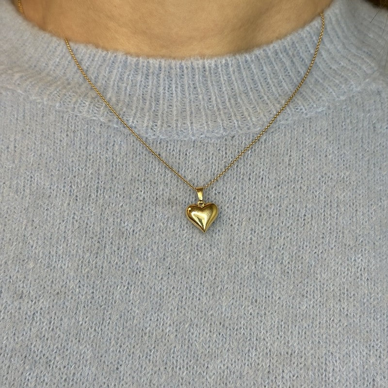 Hjertevedhæng fra Smykkecenter i 8 eller 14 karat guld 12x12,5 mm