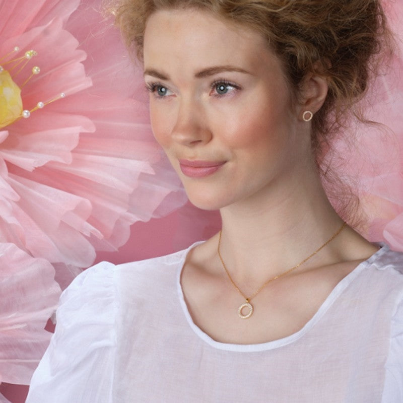 PaulaNor hoops i 18 karat forgyldt sølv fra JoanliNor med klare zirkonia, 10 mm