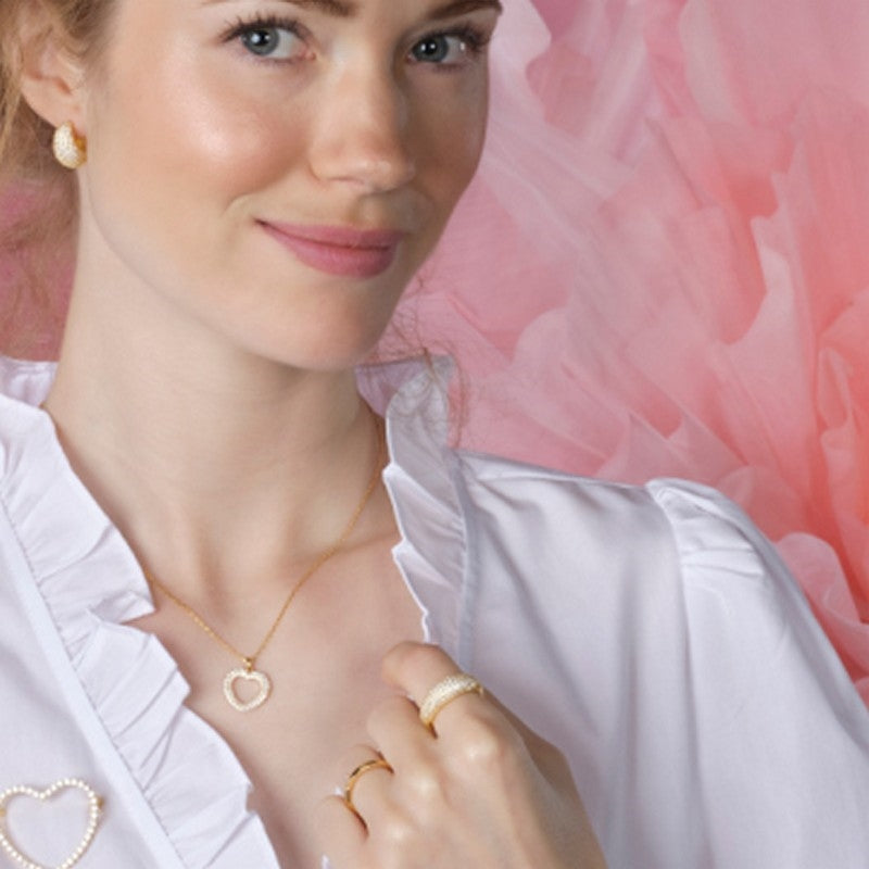 PaulaNor hjertehalskæde i forgyldt sølv fra JoanliNor med hvide zirkonia 42+3 cm