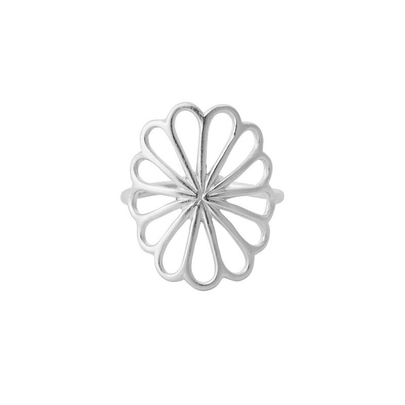 Large Bellis ring i sølv fra Pernille Corydon