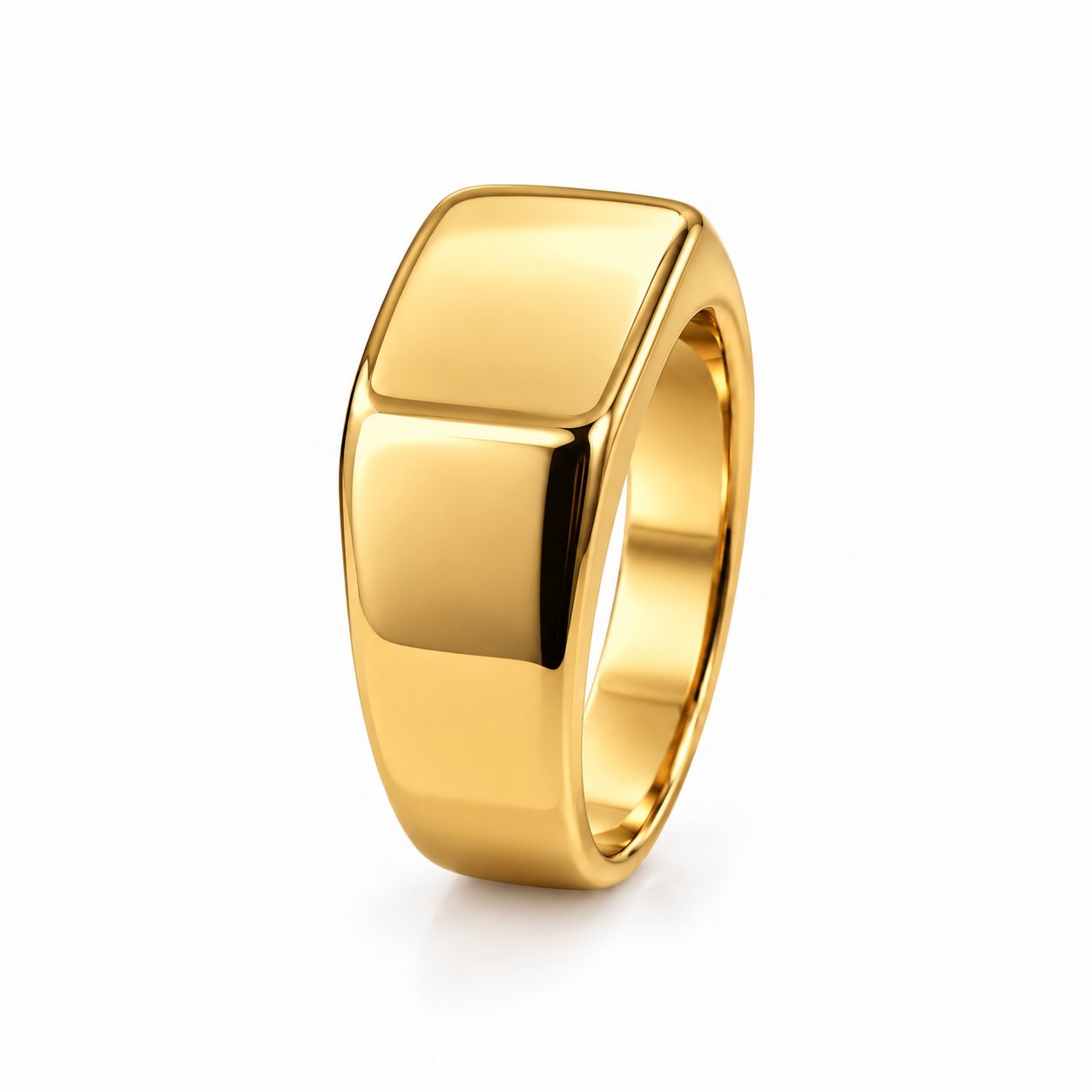 Rico's signetring i forgyldt rustfrit stål 10x15 mm til mænd – klassisk guldfarvet ring med glat, aflang top.