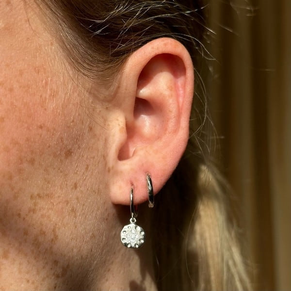 Star creoler i sølv fra MerlePerle med klare zirkonia og vedhæng (22,5 mm)