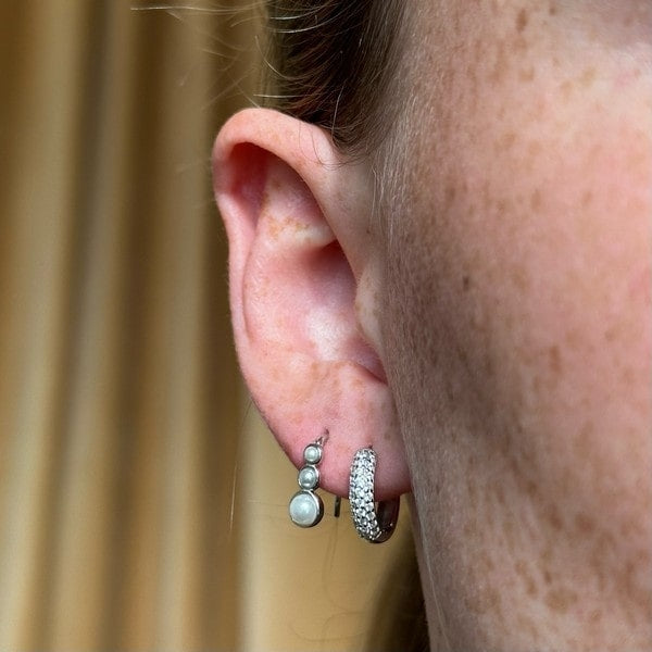 Viola creoler i sølv med hvide zirkonia fra MerlePerle, 10 mm