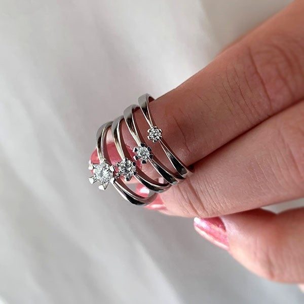 Scrouples Vida ring i 8 kt. hvidguld med brillant diamant – nærbillede af sten